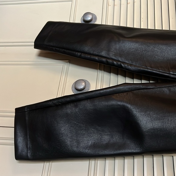 Babaton Command Cropped Pant vegan leather - Picture 4 of 6